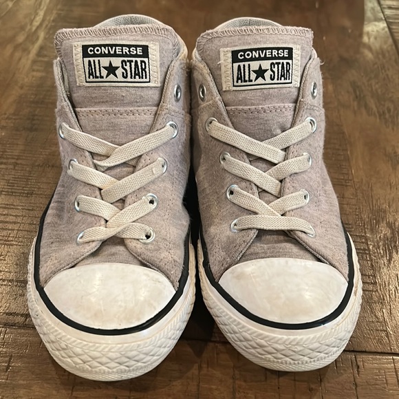 Girls size 2 converse - Picture 1 of 5